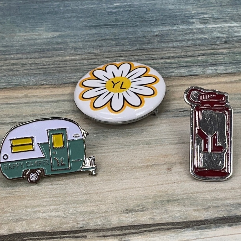 ⭐️🌸Set of 3 Young Life Pins & Button happy camper